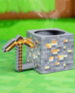 Šolja Paladone Minecraft - Gold Pickaxe Mug